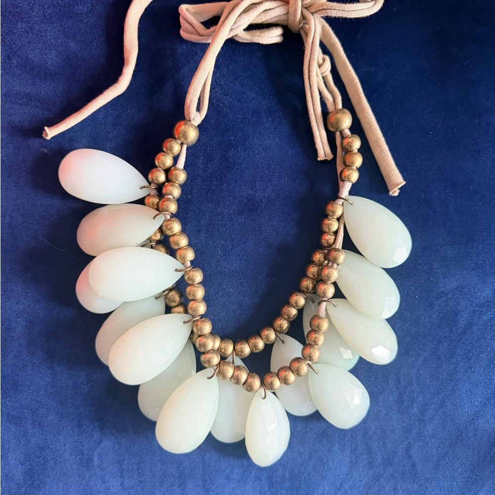 Urban Outfitters Cream and Gold Teardrop Necklace